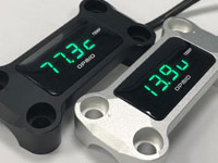 バッテリー管理に役立つ電圧計、最高温度記録、高温警告機能（任意の温度に設定可能）付